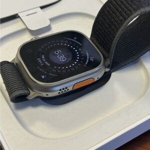 Apple Watch Ultra 2 64gb 49mm titanium
